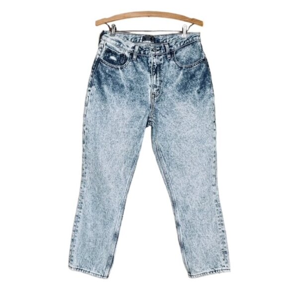ABERCROMBIE & FITCH High Rise Mom Jeans in Vintage Inspired Acid Wash - Picture 1 of 8